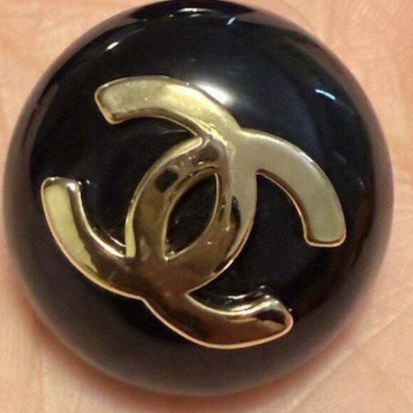 Authentic CHANEL Earrings Black Gold Made in France Authenticated Like New - Picture 4 of 9